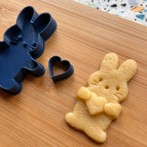 Szívet ölelő nyuszi 3D nyomtatott sütikiszúró